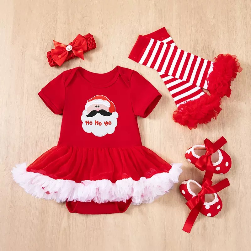 Baby girl’s Christmas cloth